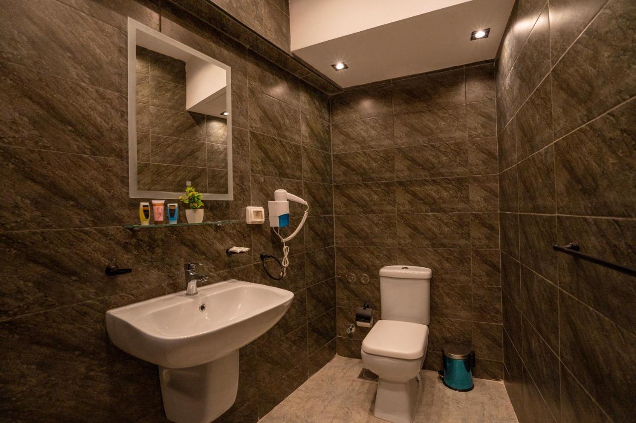 Sun And Sand Guest House Kafrat al Jabal Bagian luar foto